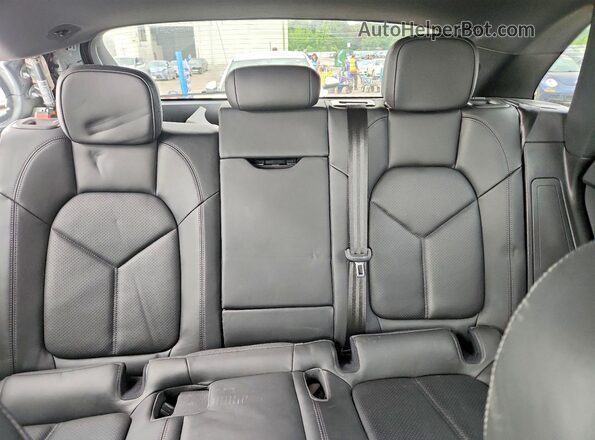 WP1AB2A58KLB31830 2019 PORSCHE MACAN Silver Widok tylnych siedzeń