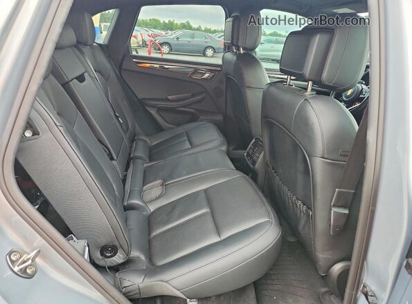 WP1AB2A58KLB31830 2019 PORSCHE MACAN Silver Widok wnętrza z tyłu