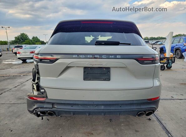 WP1AB2AY5MDA27495 2021 PORSCHE CAYENNE Бежевый Вид сзади