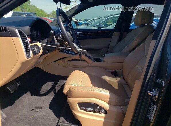 WP1AB2AY6KDA63872 2019 PORSCHE CAYENNE Серый Вид салона спереди