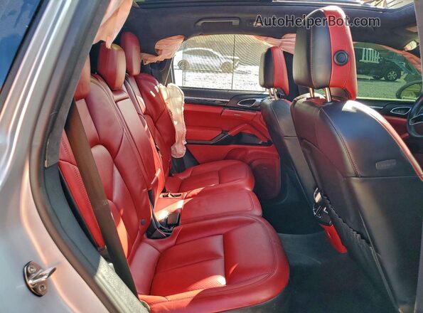 WP1AD2A23HLA82321 2017 PORSCHE CAYENNE Silver უკანა სალონის ხედი