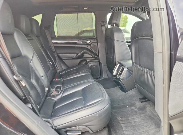 WP1AE2A20HLA70625 2017 PORSCHE CAYENNE Black Vista de los asientos traseros
