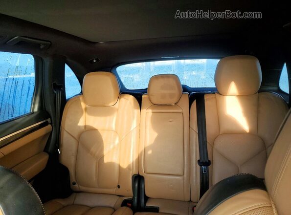 WP1AE2A24GLA16551 2016 PORSCHE CAYENNE Black Widok tylnych siedzeń