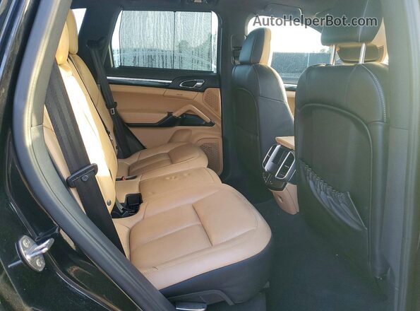 WP1AE2A24GLA16551 2016 PORSCHE CAYENNE Black Widok wnętrza z tyłu
