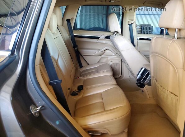 WP1AE2A24GLA64261 2016 PORSCHE CAYENNE Brown Vista interior trasera