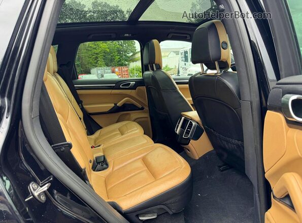 WP1AE2A24HLA72698 2017 PORSCHE CAYENNE Black Вид панелі приладів