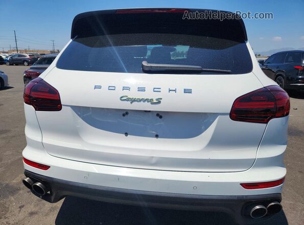 WP1AE2A26GLA62284 2016 PORSCHE CAYENNE White Rear view