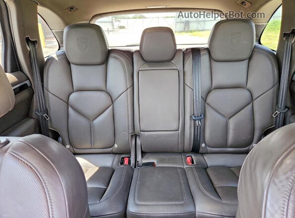 WP1AE2A2XHLA76075 2017 PORSCHE CAYENNE White Вид задніх сидінь