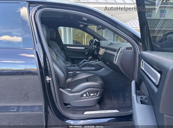 WP1AE2AY5KDA50960 2019 PORSCHE CAYENNE Черный Вид салона спереди
