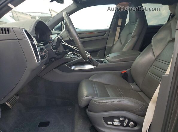 WP1AF2AY4KDA81551 2019 PORSCHE CAYENNE Gray წინა სალონის ხედი