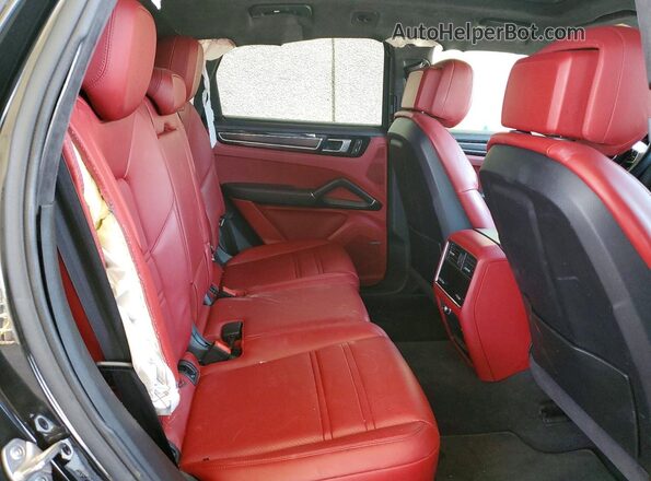 WP1AG2AY7PDA18819 2023 PORSCHE CAYENNE Black უკანა სალონის ხედი