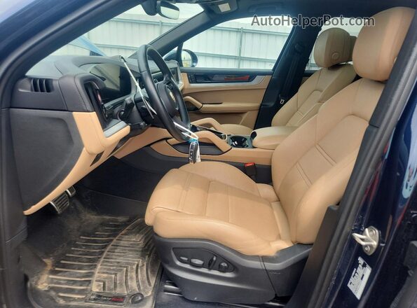 WP1AL2AY8RDA33327 2024 PORSCHE CAYENNE Синий Вид салона спереди