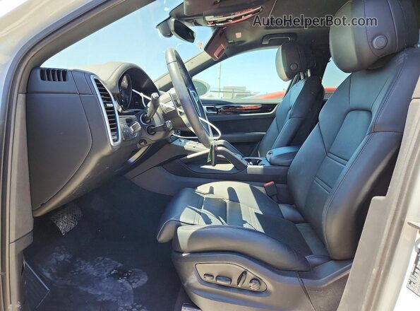 WP1BA2AY2NDA47986 2022 PORSCHE CAYENNE Белый Вид салона спереди