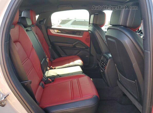 WP1BA2AY7RDA52218 2024 PORSCHE CAYENNE Gray უკანა სალონის ხედი