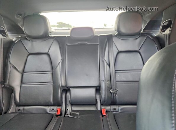 WP1BE2AY7MDA44164 2021 PORSCHE CAYENNE Black Вид задніх сидінь