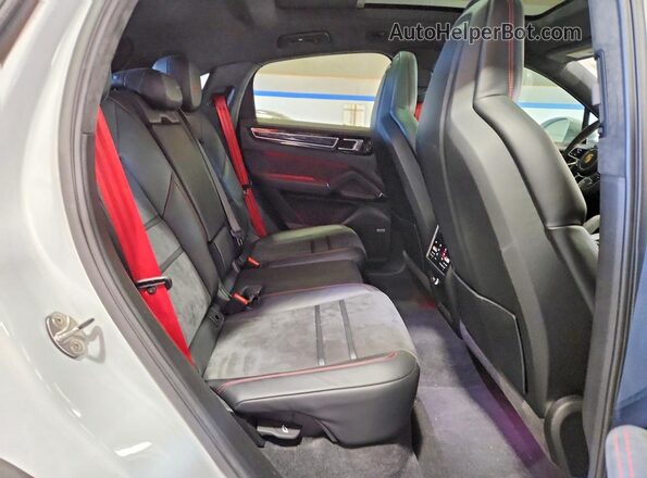 WP1BG2AY4PDA32455 2023 PORSCHE CAYENNE White უკანა სალონის ხედი