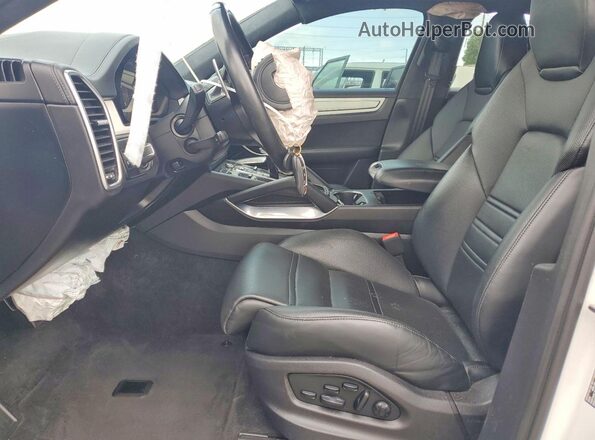 WP1BK2AY3PDA39038 2023 PORSCHE CAYENNE White Widok wnętrza z przodu