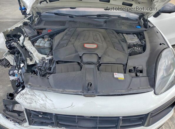 WP1BK2AY3PDA39038 2023 PORSCHE CAYENNE White Widok wnętrza z tyłu