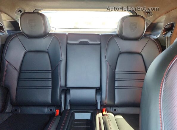 WP1BK2AY5RDA72061 2024 PORSCHE CAYENNE Black Вид задніх сидінь