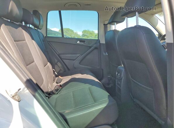 WVGAV7AX0GW547606 2016 VOLKSWAGEN TIGUAN White Rear interior view