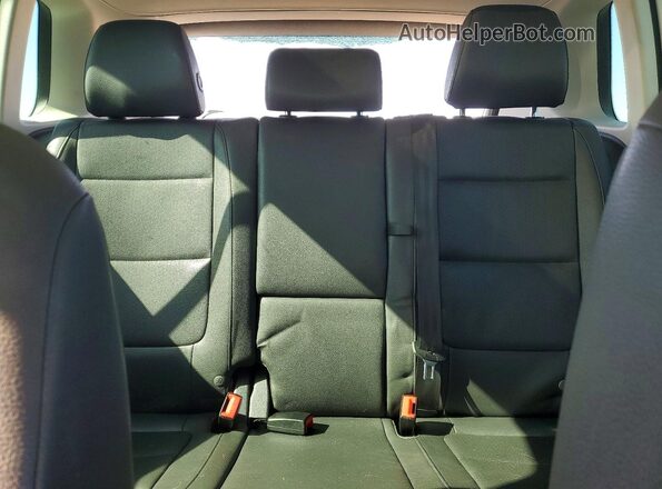 WVGAV7AX0GW547606 2016 VOLKSWAGEN TIGUAN White Rear seats view