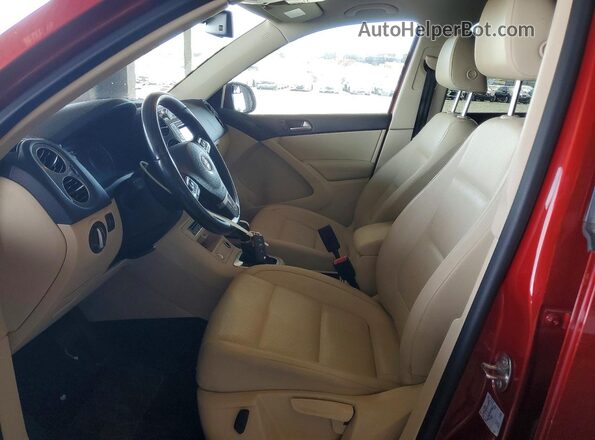 WVGAV7AX1GW052833 2016 VOLKSWAGEN TIGUAN Red Вид салону спереду