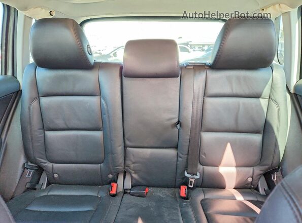 WVGAV7AX1GW560946 2016 VOLKSWAGEN TIGUAN Silver Widok tylnych siedzeń