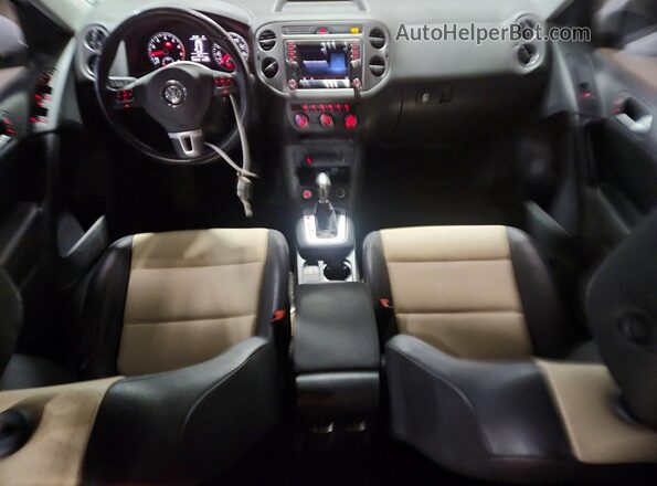WVGAV7AX1HK026631 2017 VOLKSWAGEN TIGUAN White Առջևի վահանակի տեսք
