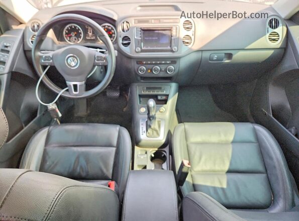 WVGAV7AX3GW511778 2016 VOLKSWAGEN TIGUAN Charcoal Widok deski rozdzielczej