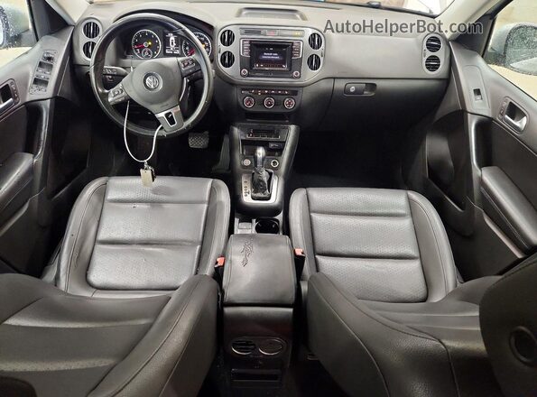 WVGAV7AX3GW529083 2016 VOLKSWAGEN TIGUAN Silver Widok deski rozdzielczej