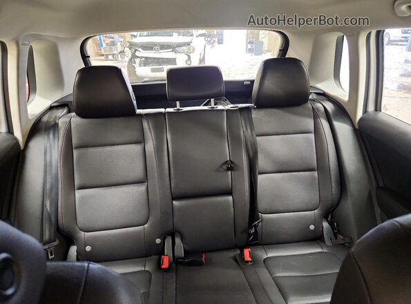 WVGAV7AX3GW529083 2016 VOLKSWAGEN TIGUAN Silver Widok tylnych siedzeń