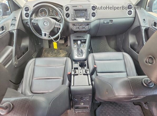 WVGAV7AX3HK000953 2017 VOLKSWAGEN TIGUAN Black Вид панелі приладів
