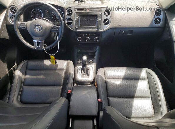 WVGAV7AX4HK017759 2017 VOLKSWAGEN TIGUAN Silver Առջևի վահանակի տեսք