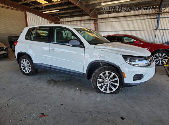 WVGAV7AX4HK055007 2017 VOLKSWAGEN TIGUAN White Front right