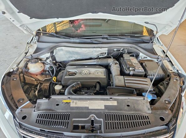 WVGAV7AX4HK055007 2017 VOLKSWAGEN TIGUAN White Engine compartment view