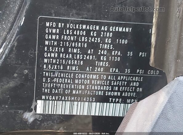 WVGAV7AX5HK014353 2017 VOLKSWAGEN TIGUAN Black ძრავის განყოფილების ხედი