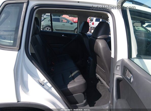 WVGAV7AX5HK026213 2017 VOLKSWAGEN TIGUAN White VIN კოდის სტიკერის ხედი