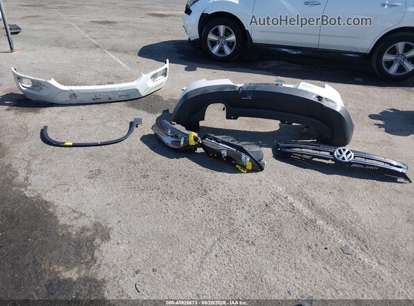 WVGAV7AX5HK026213 2017 VOLKSWAGEN TIGUAN White ხელსაწყოთა პანელის ხედი