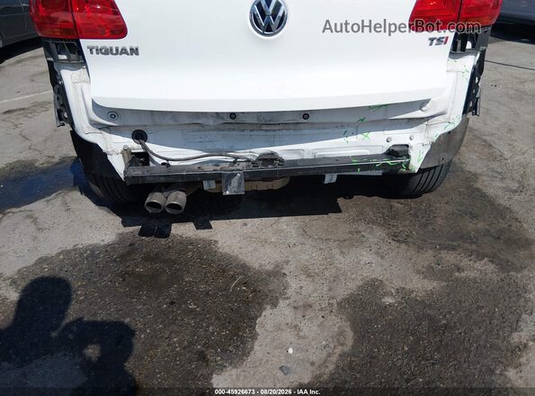 WVGAV7AX5HK026213 2017 VOLKSWAGEN TIGUAN White უკანა სალონის ხედი