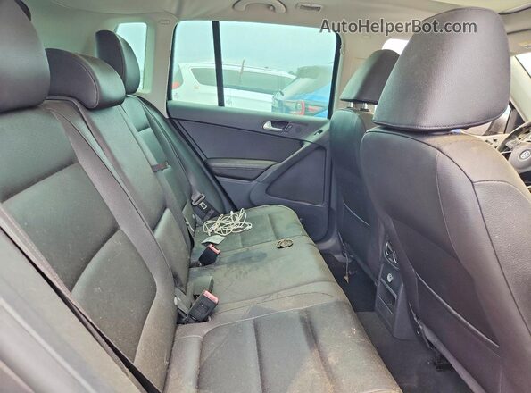 WVGAV7AX6GW524217 2016 VOLKSWAGEN TIGUAN Серый Вид задней части салона
