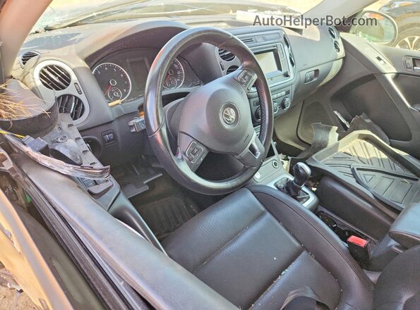 WVGAV7AX7GW534609 2016 VOLKSWAGEN TIGUAN Black Вид панелі приладів