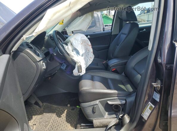 WVGAV7AX7GW553001 2016 VOLKSWAGEN TIGUAN Черный Вид салона спереди