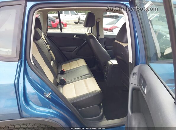 WVGAV7AX7HW511882 2017 VOLKSWAGEN TIGUAN Blue Widok naklejki z numerem VIN
