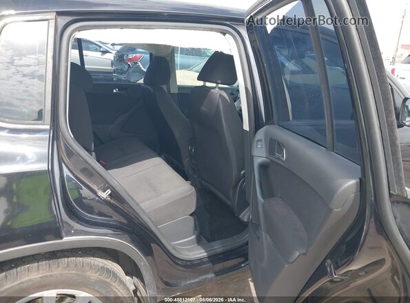 WVGAV7AX7JK004901 2018 VOLKSWAGEN TIGUAN Black VIN კოდის სტიკერის ხედი