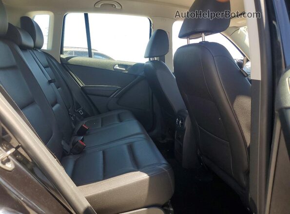 WVGAV7AX8GW519116 2016 VOLKSWAGEN TIGUAN Черный Вид задних сидений