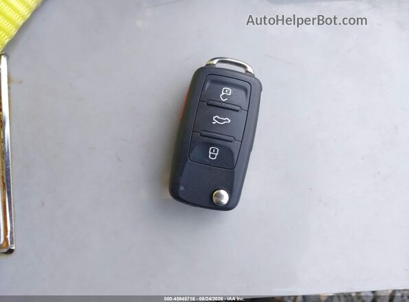 WVGAV7AX8GW564363 2016 VOLKSWAGEN TIGUAN White Vista del salpicadero