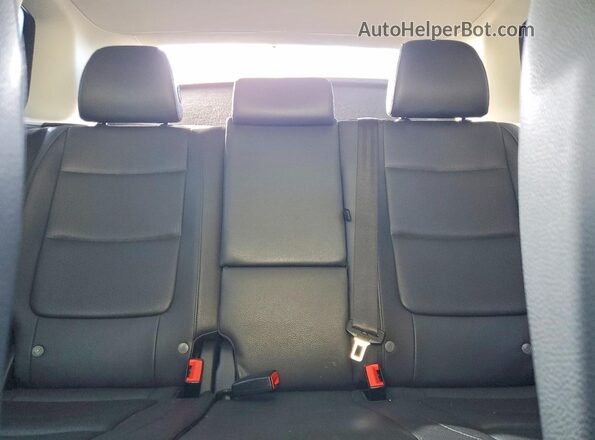 WVGAV7AX9GW591832 2016 VOLKSWAGEN TIGUAN White უკანა სავარძლების ხედი