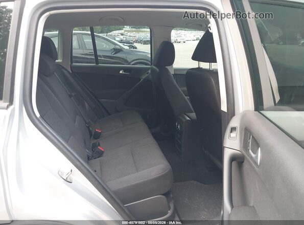 WVGAV7AX9HK042768 2017 VOLKSWAGEN TIGUAN Silver Vista de la etiqueta del VIN