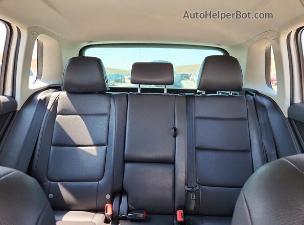WVGBV7AX2GW610600 2016 VOLKSWAGEN TIGUAN Серебряный Вид задних сидений