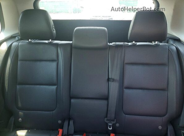 WVGBV7AX2HK013326 2017 VOLKSWAGEN TIGUAN Black Widok tylnych siedzeń